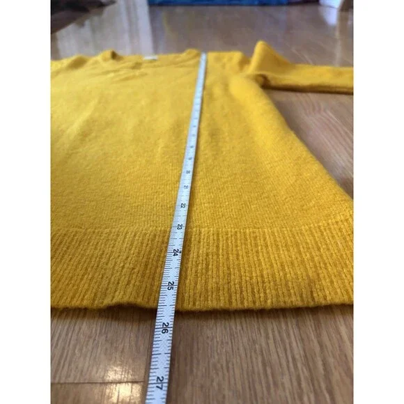 J Crew Mustard Yellow Crew Neck Sweater Size Medium - Picture 7 of 8